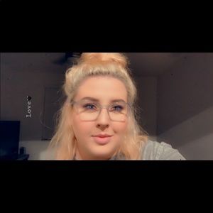 Meet your Posher, Angie